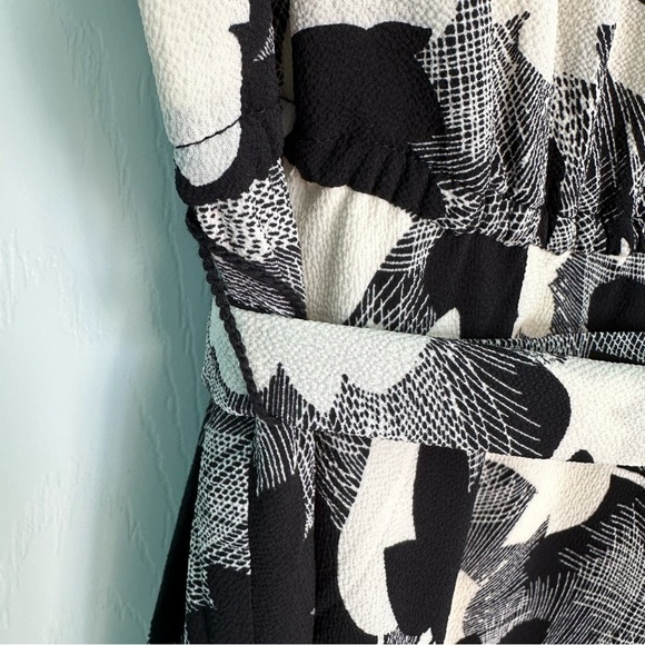 Lauren Ralph Lauren Printed Bubble Crepe Dress in Winter Cream size 4 - Picture 9 of 13